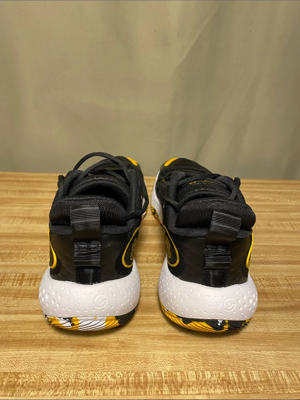 Under Armour Curry Flow Go Black Yellow Performance Basketball Gym Shoe M 11.5